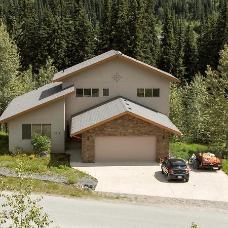 Soleil Chalet By Bear Country Sun Peaks Eksteriør billede