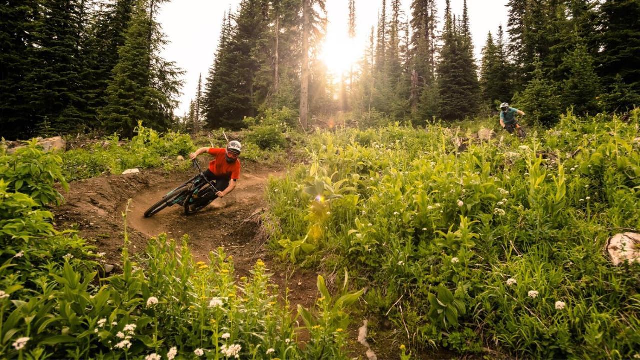 Soleil Chalet By Bear Country Sun Peaks Eksteriør billede